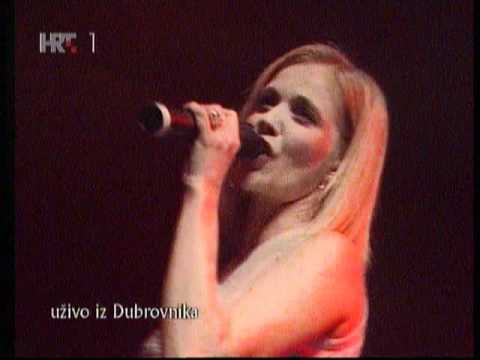 Jelena Rozga - Razmazena (Live - Pokrijmo im kucu srcima '11)