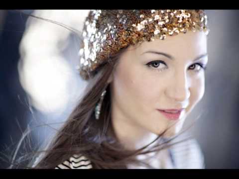 Jelena Tomasevic - Kisa pada 'ladan vetar duva