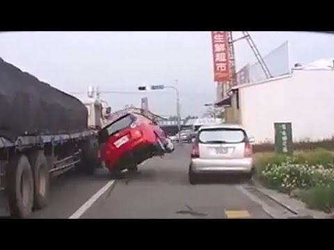 Women Driving Best Fail Compilation - Uniformedia 2013