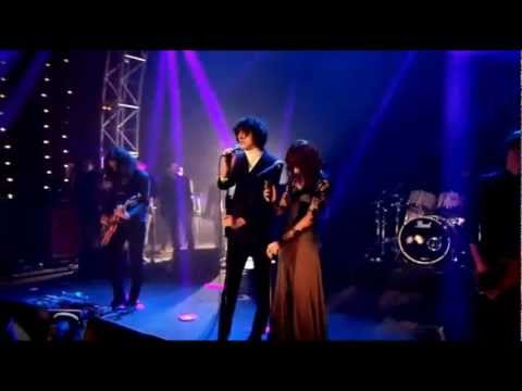 The Horrors feat. Florence - Still Life (NME Awards 2012)