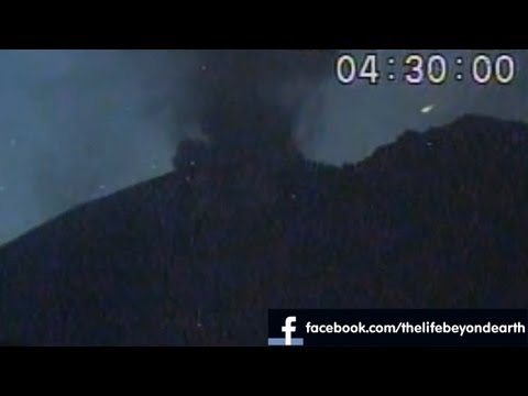 HUGE UFOS FLY OVER SAKURAJIMA VOLCANO JAPAN AUGUST 7 2013 HD