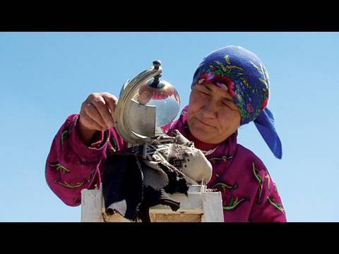 Pamiri women and the melting glaciers of Tajikistan