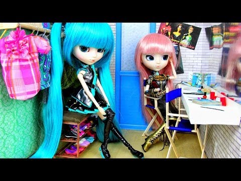 How to Make a Doll Backstage Dressing Room