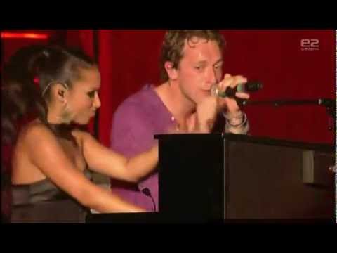 Coldplay feat. Alicia Keys - Clocks (Live 2008)