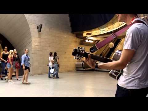 London Underground Busker plays at Southwark Tube (Queen, Bruno Mars, Oasis, Paulo Nutini)