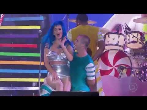 Katy Perry - California Gurls ( California Dreams Tour 2011 DVD )