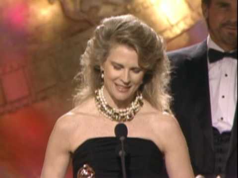 Candice Bergen Wins Best Actress TV Series - Golden Globes 1989