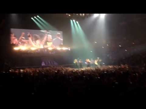 Scooter giving Justin his RIAA Diamond Award for Baby at Prudential Center 7/31/13