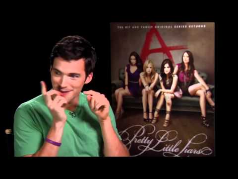 Ian Harding Talks Aria & Ezra Pretty Little Liars Season 3!