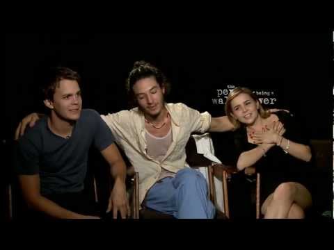 'Perks of Being a Wallflower' Interview - Johnny Simmons, Ezra Miller & Mae Whitman