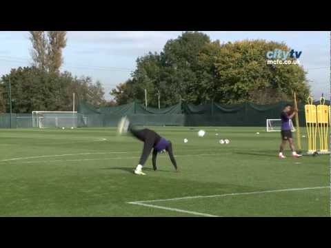 SCORPION KICK! Mario Balotelli - Inside Training at Manchester City