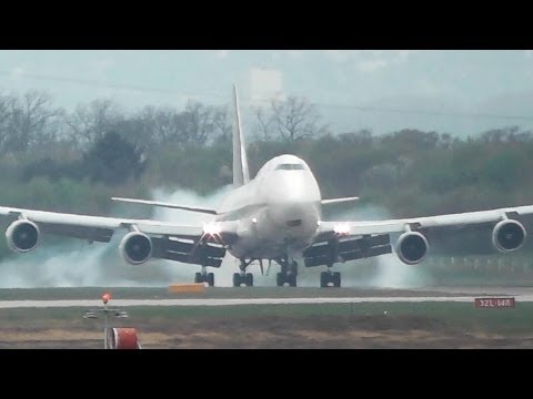 Very Hard UPS Boeing 747 Landing at Cologne (HD)