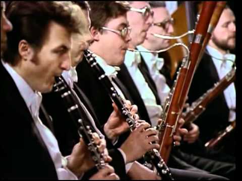 BEETHOVEN - Symphony No. 2 - Leonard Bernstein (1)