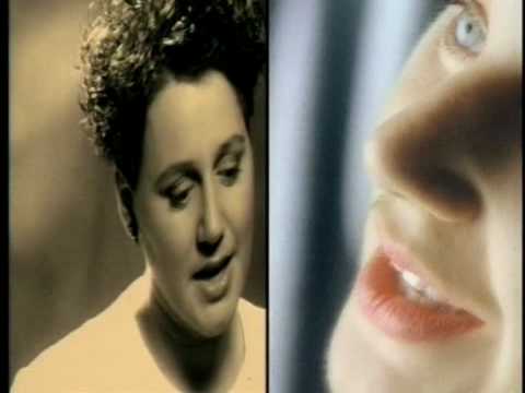 Carolyn's fingers - Cocteau twins