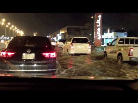 Riyadh street flood after rain 16/11/2013