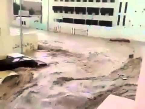 Heavy Flood in Riyadh Destroy Everything in its way