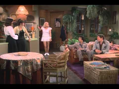 RHODA S03E05 H e e e r e's Johnny