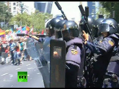 Fierce clashes in Madrid: Spanish police fire rubber bullets at miners protest