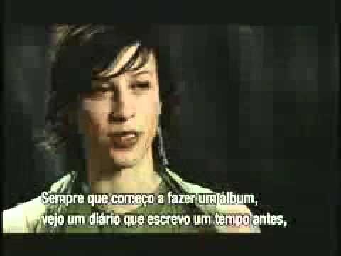 Matéria da MTV com Alanis falando sobre Everything (2004)