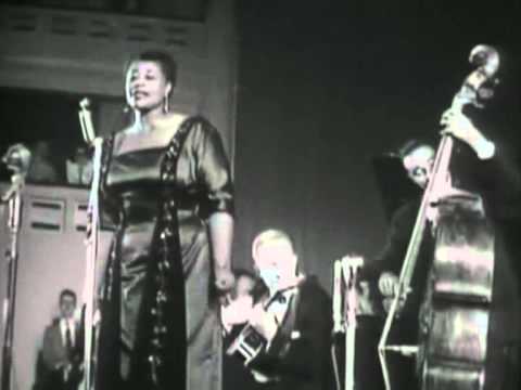 Ella Fitzgerald, live - April In Paris