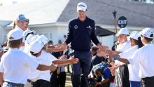 Scott slaps some fives at Kingston Heath