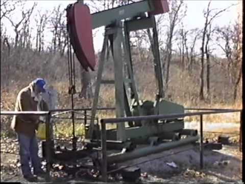 Oil Well Maintenance in 1989.wmv