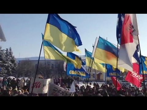 Ukranian protesters in Lviv occupy regional government buildings