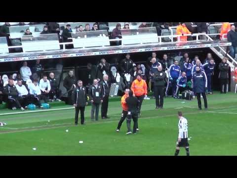 Newcastle Fan Throws His Season Ticket @ Alan Pardew V Sunderland 1st Feb 2014