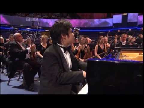 Rachmaninov: Piano Concerto No 2 in C minor Mvmt. 1 - BBC Proms 2013 - Nobuyuki Tsujii