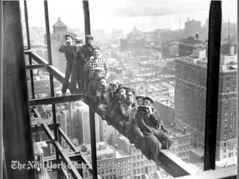 Construction du  Rockefeller Center de New-York (1932)