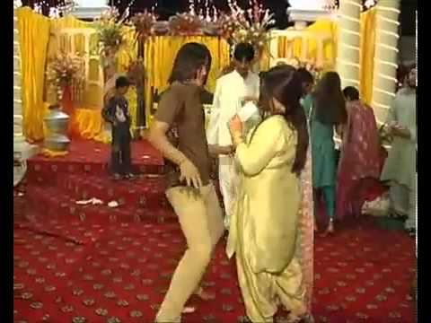 GUJRANWALA RANA USMAN Mehndi Dance .mp4.flv