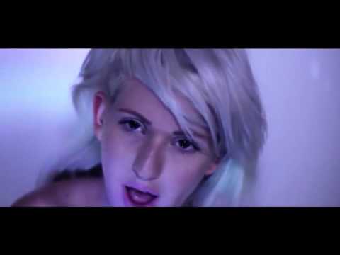 Ellie Goulding - Hanging On ft. Tinie Tempah