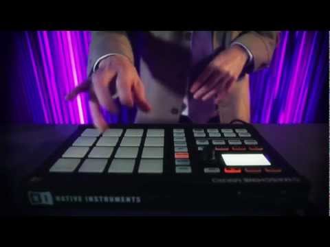 Jeremy Ellis performs on MASCHINE MIKRO