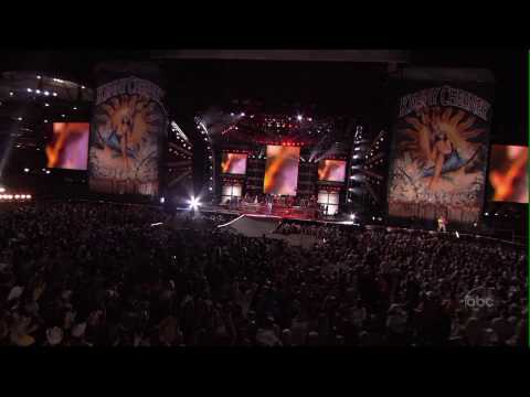 Kenny Chesney -Young - [LIVE] - High Definition