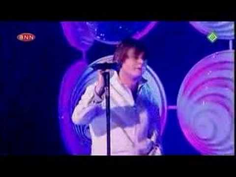 2004-02-27 - Keane - Somewhere Only We Know (Live @ TOTP)