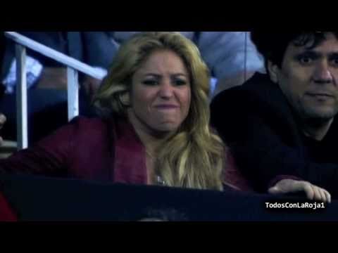 Shakira reaction seeing Gerard Pique [HD] -  Barcelona 0 - 1 Real Madrid