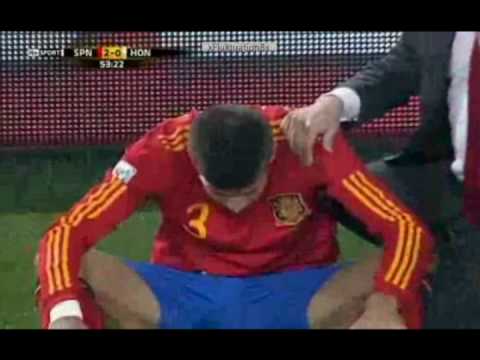 Gerard Piqué gets owned by the World Cup 2010