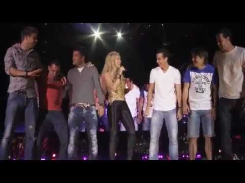 Barcelona players on stage with Shakira (Suerte)