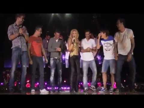 Shakira Concierto Barcelona- Suerte. Con los jugadores del Barça 2011