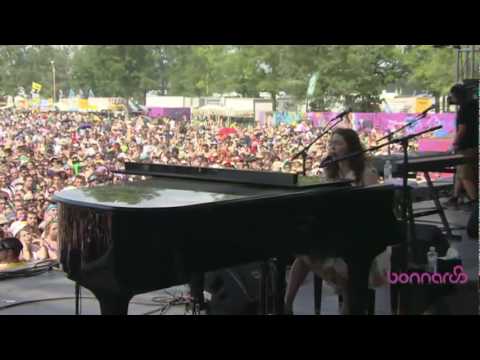 Regina Spektor - Après Moi Live (Bonnaroo 2010)