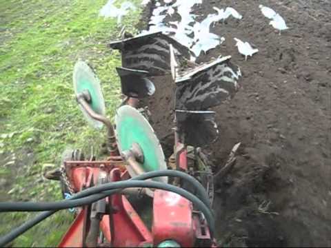 Ploughing 2013- Massey Ferguson 3075 and Kverneland plough