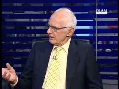 Analysis: 'Statelessness' amendment: Is citizenship a right or a privilege? 04.02.14 Part 1