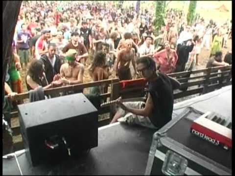 Ozora 2010 California Sunshine vs Twina Live  - Midian & Alala Endine...