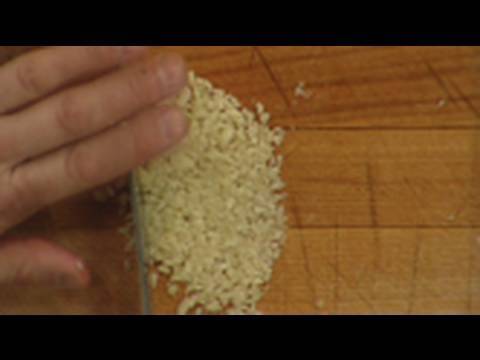 How to mince garlic - Tips to crush, chop and dice garlic cloves