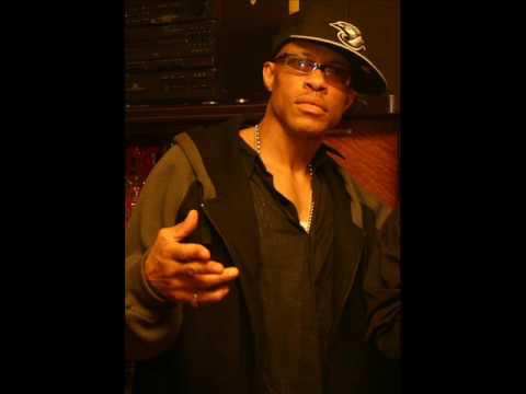 #5 Guru vs. #4 Busta Rhymes :: The Best Rapper Alive Tournament (Guru WINS 13-5)