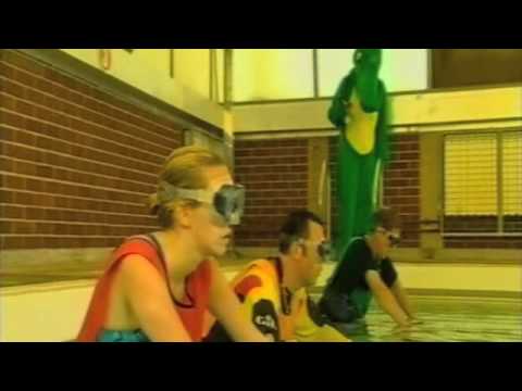 Rob Warner underwater race