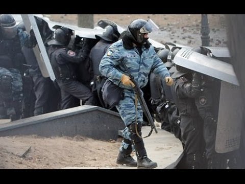 Беркут начал штурм Майдана 2 19.02.2014 / Ukraine Kiev Украина Майдан Столкновения