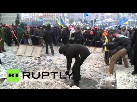 Ukraine: Protesters dig in as they hold Independence Square