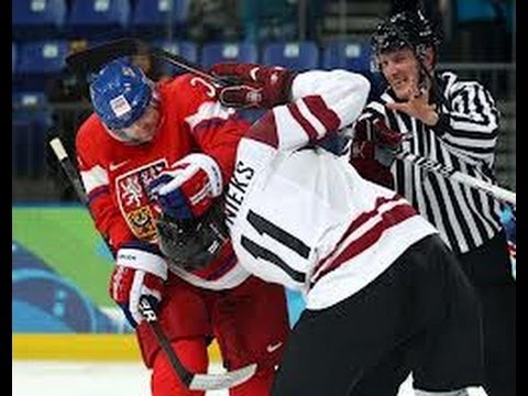 Russia Ice Hockey Players Brutally Beat Sweden Players in Bloody Fight in Sport History 2014