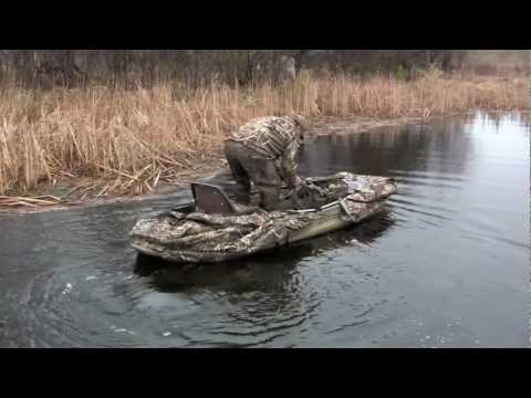 Beavertail Stealth 2000 Twin Gun Featuring a Foam Padded Dog Platform